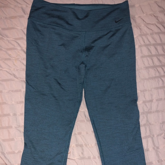 Nike Pants - Nike Capri workout leggings dry fit Women’s Large